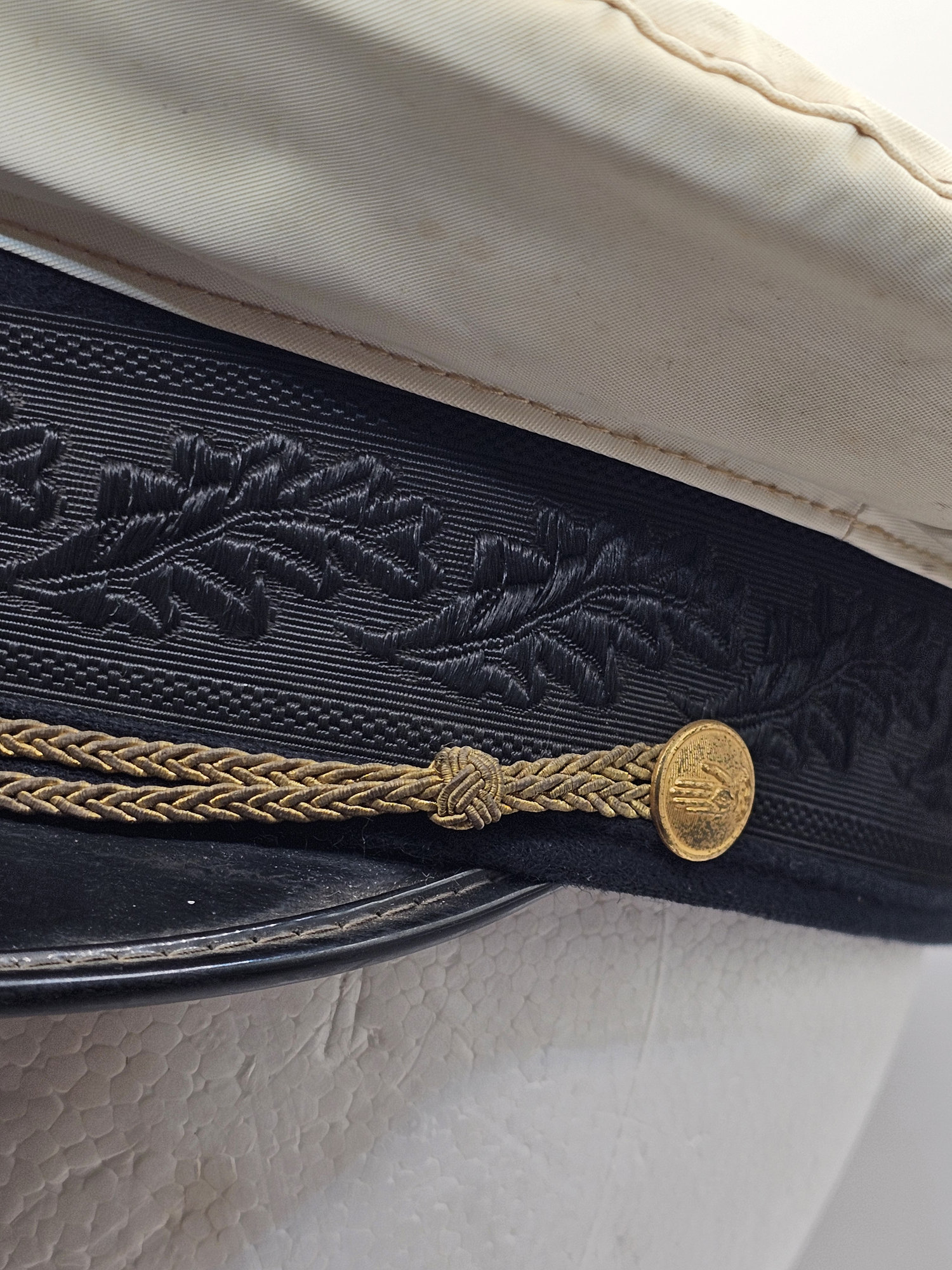 royal danish navy officer’s visor cap (postwar) royal danish navy officer’s visor cap (postwar)