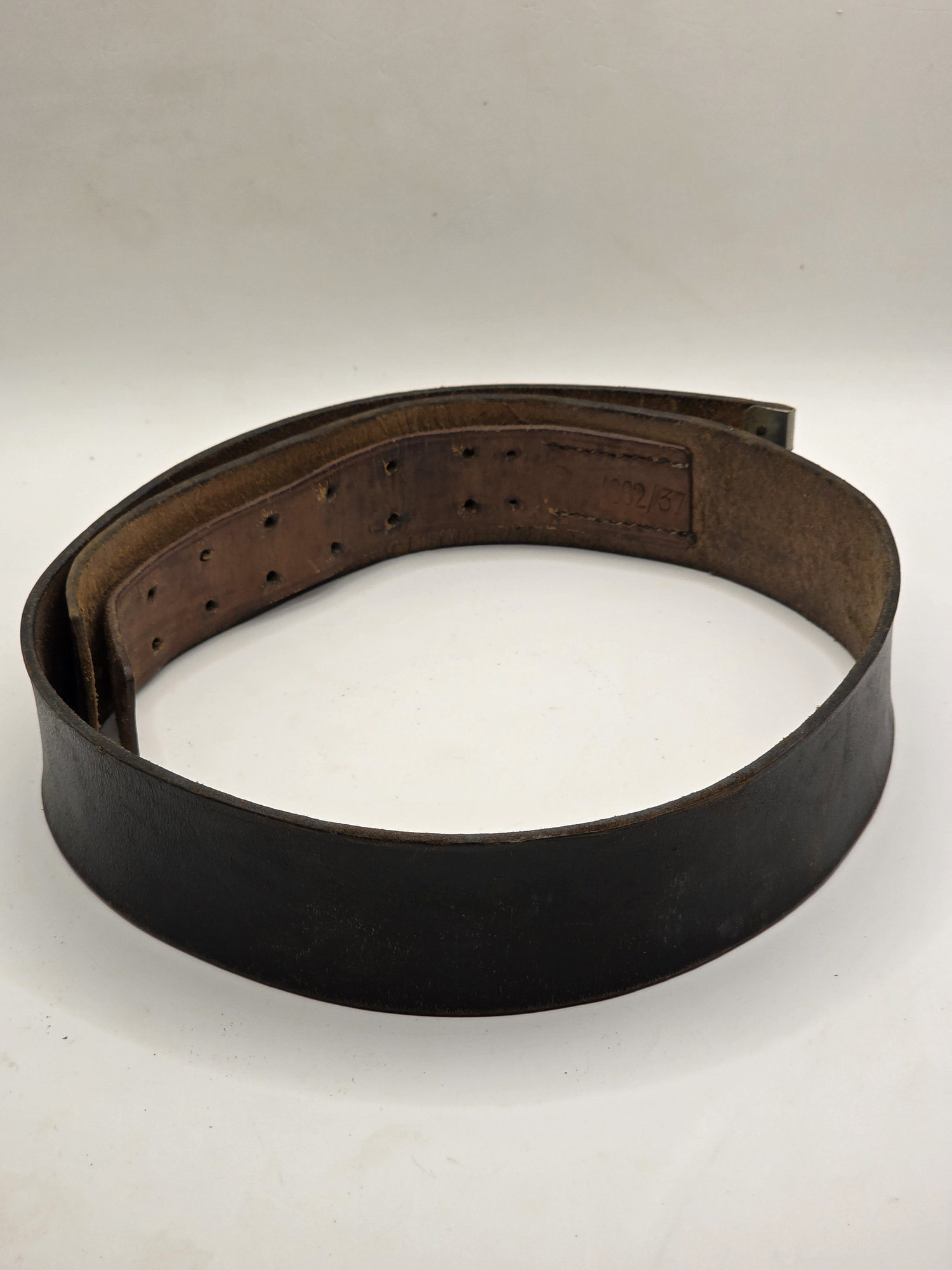 ww2 german luftwaffe enlisted leather service belt (rzm l2/682/37) ww2 german luftwaffe enlisted leather service belt (rzm l2/682/37)