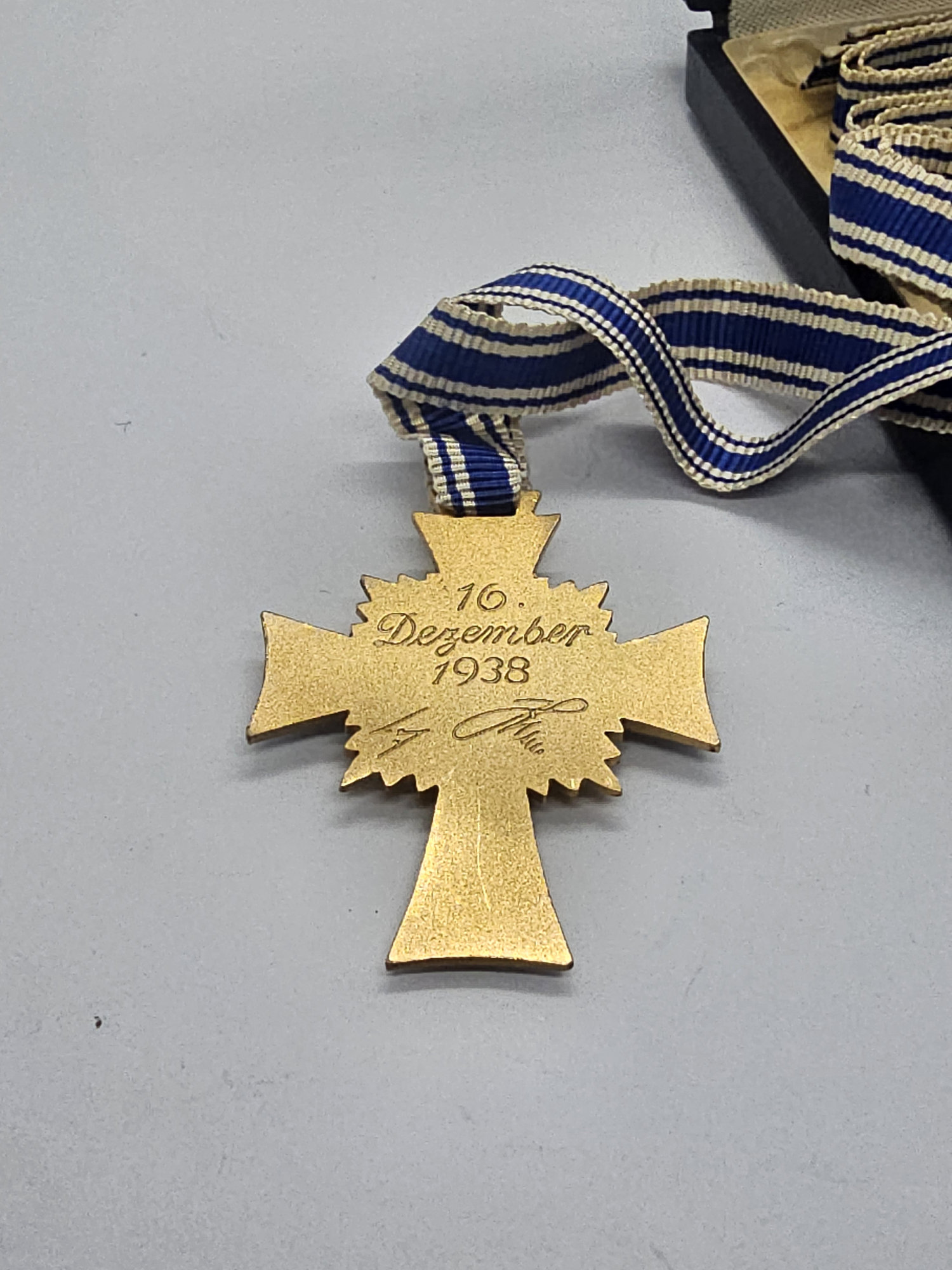 mother's cross in gold (goldene mutterkreuz) mother's cross in gold (goldene mutterkreuz)
