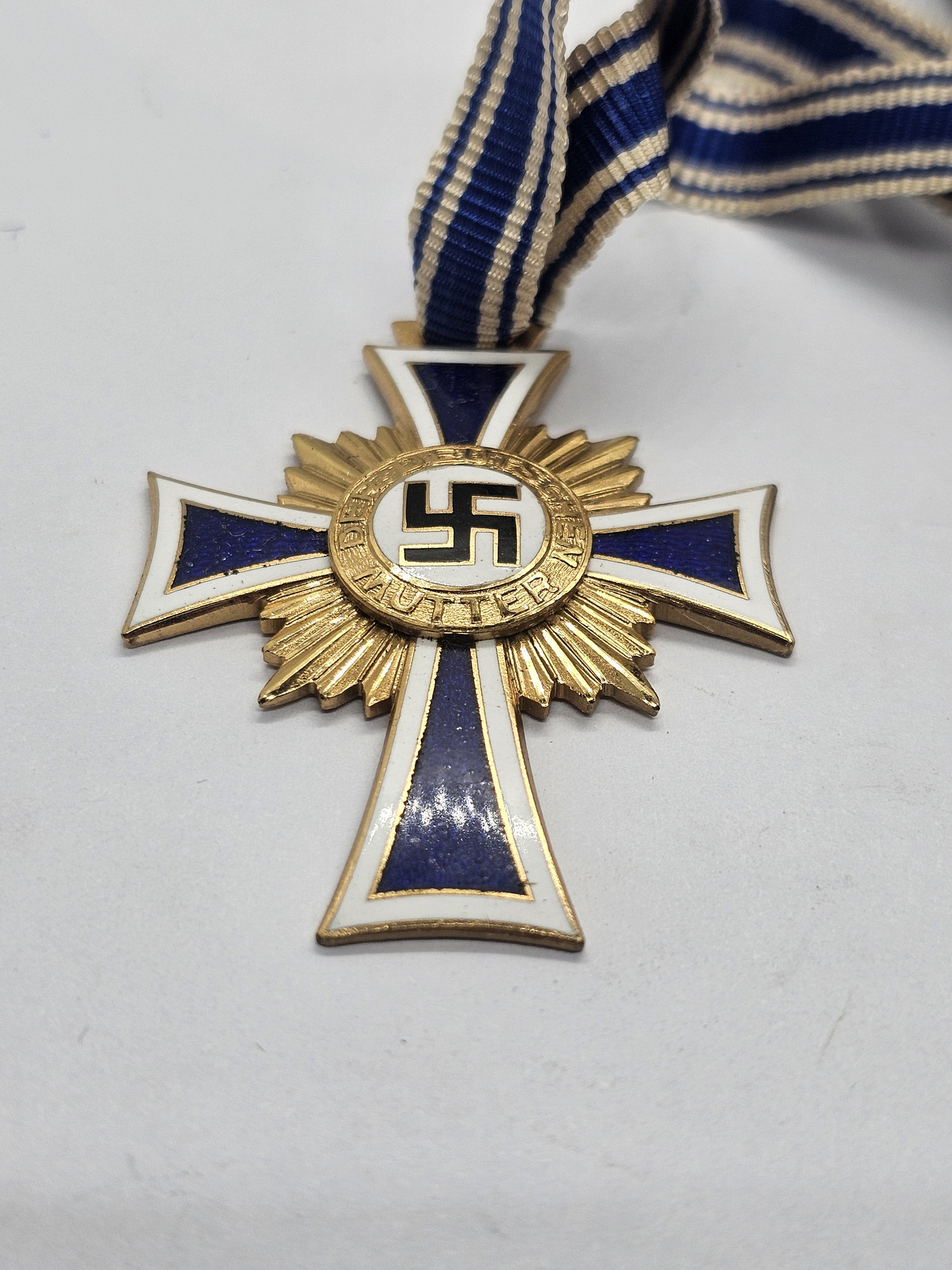 mother's cross in gold (goldene mutterkreuz) mother's cross in gold (goldene mutterkreuz)