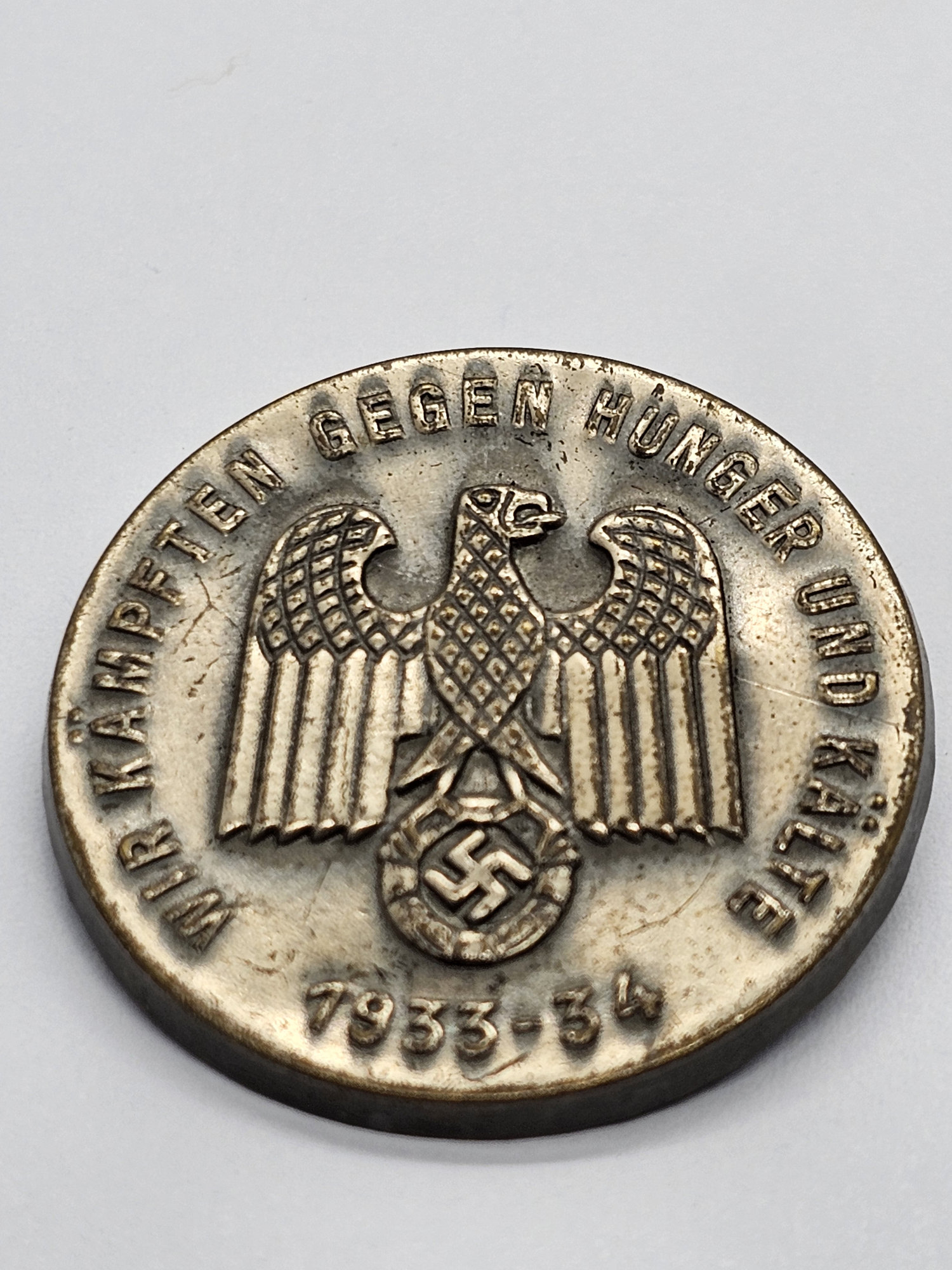 winterhilfswerk whw badge – 'kämpften gegen hunger und kälte' 1933–34 winterhilfswerk whw badge – 'kämpften gegen hunger und kälte' 1933–34