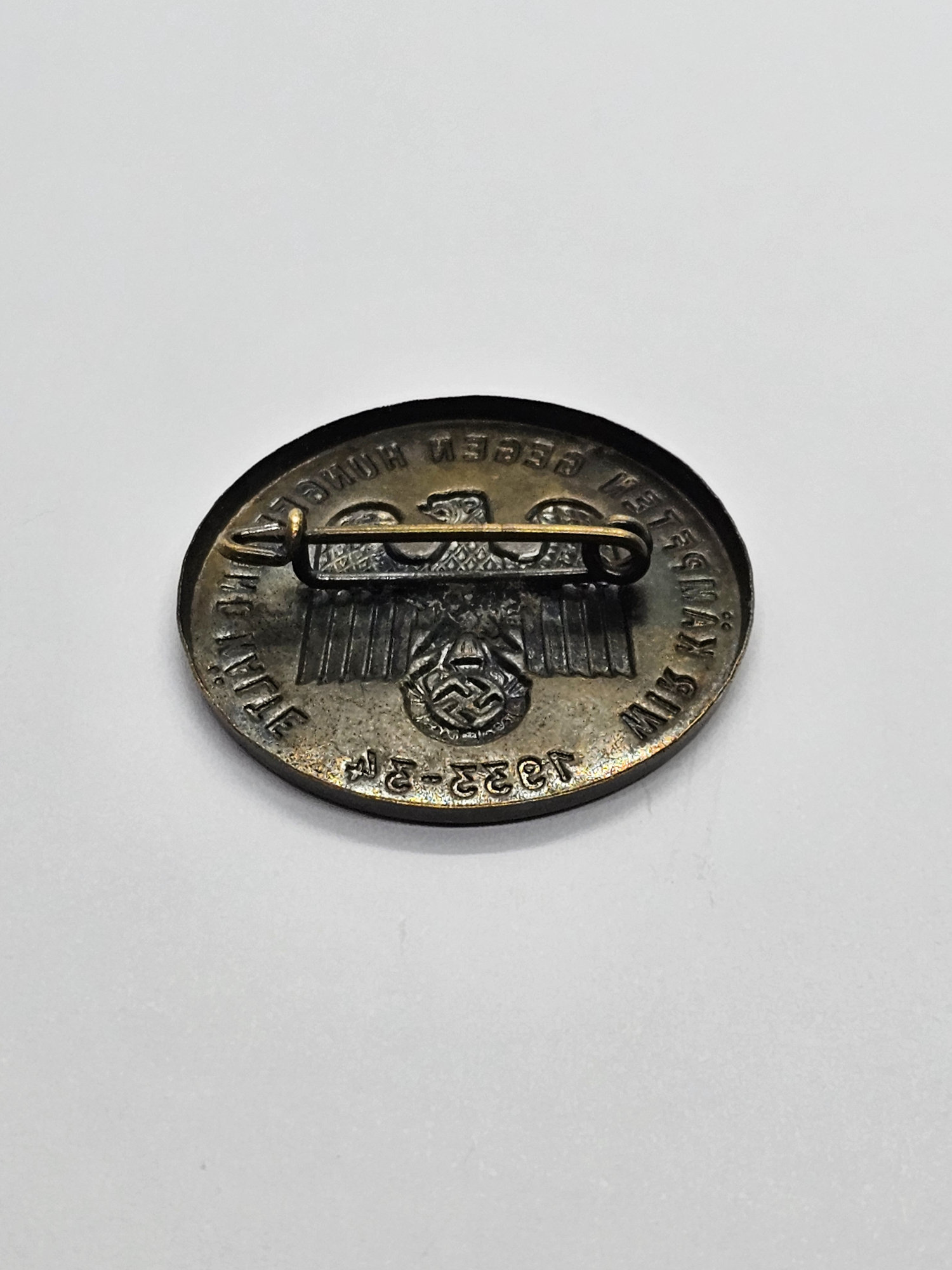 winterhilfswerk whw badge – 'kämpften gegen hunger und kälte' 1933–34 winterhilfswerk whw badge – 'kämpften gegen hunger und kälte' 1933–34