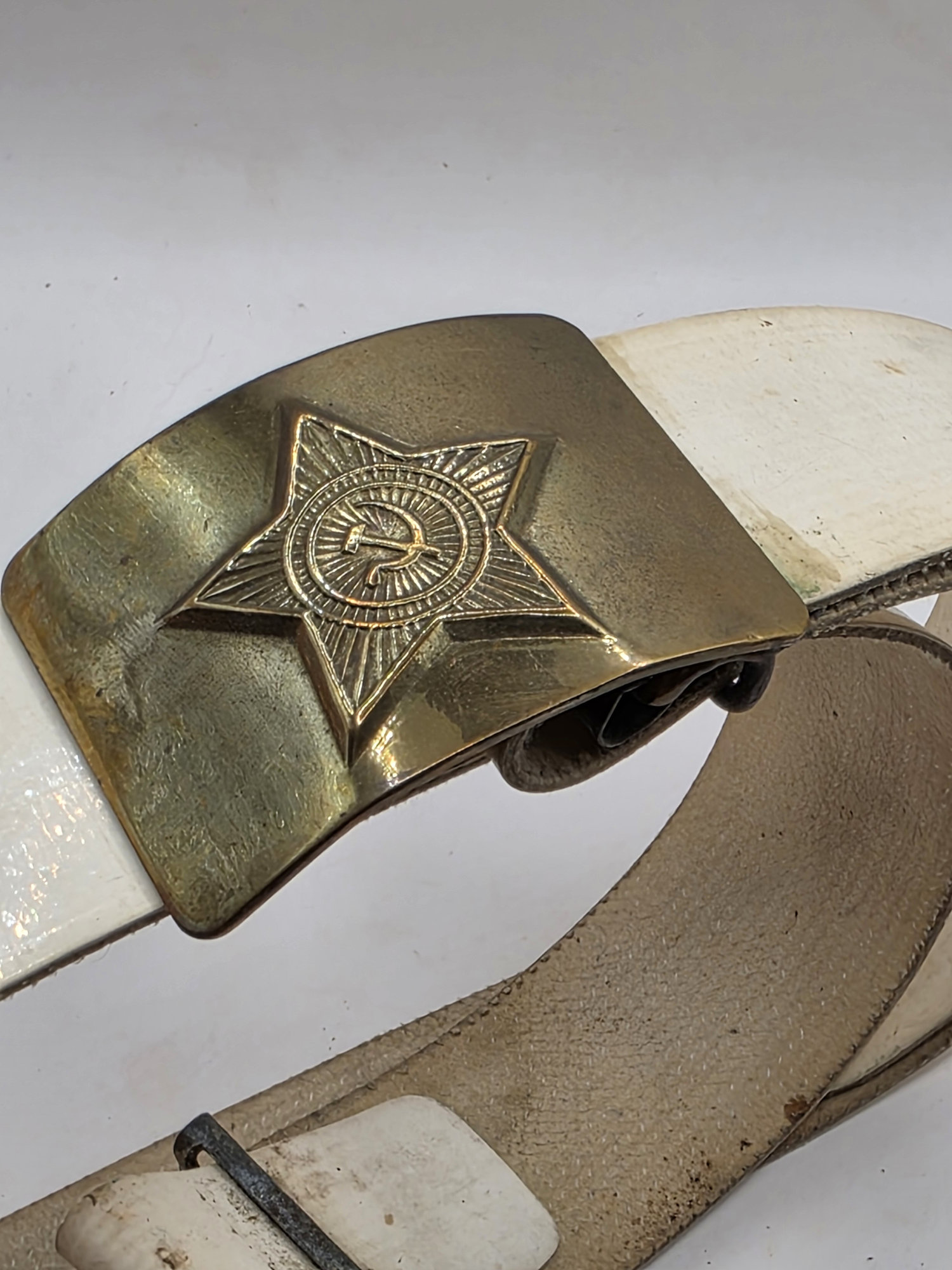 soviet officer's white parade belt with brass star buckle soviet officer's white parade belt with brass star buckle